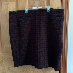TALBOTS Maroon Houndstooth Skirt